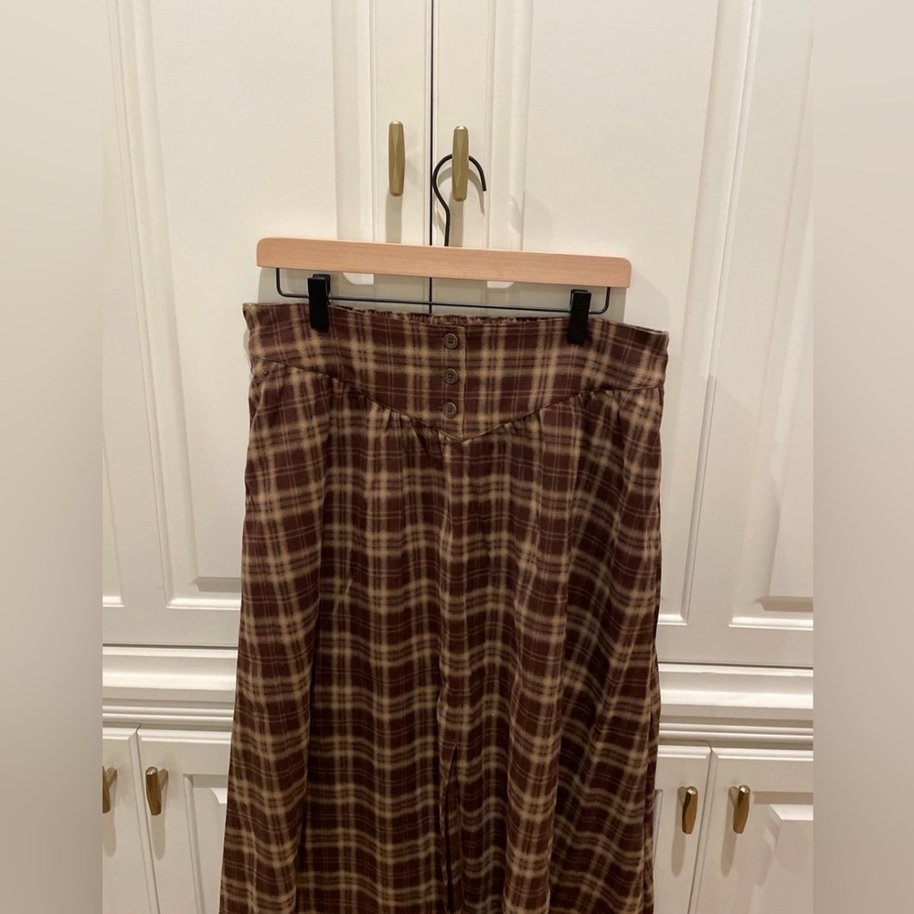 Disturbia: Patterned Button-Down Front Split Midi… - image 8